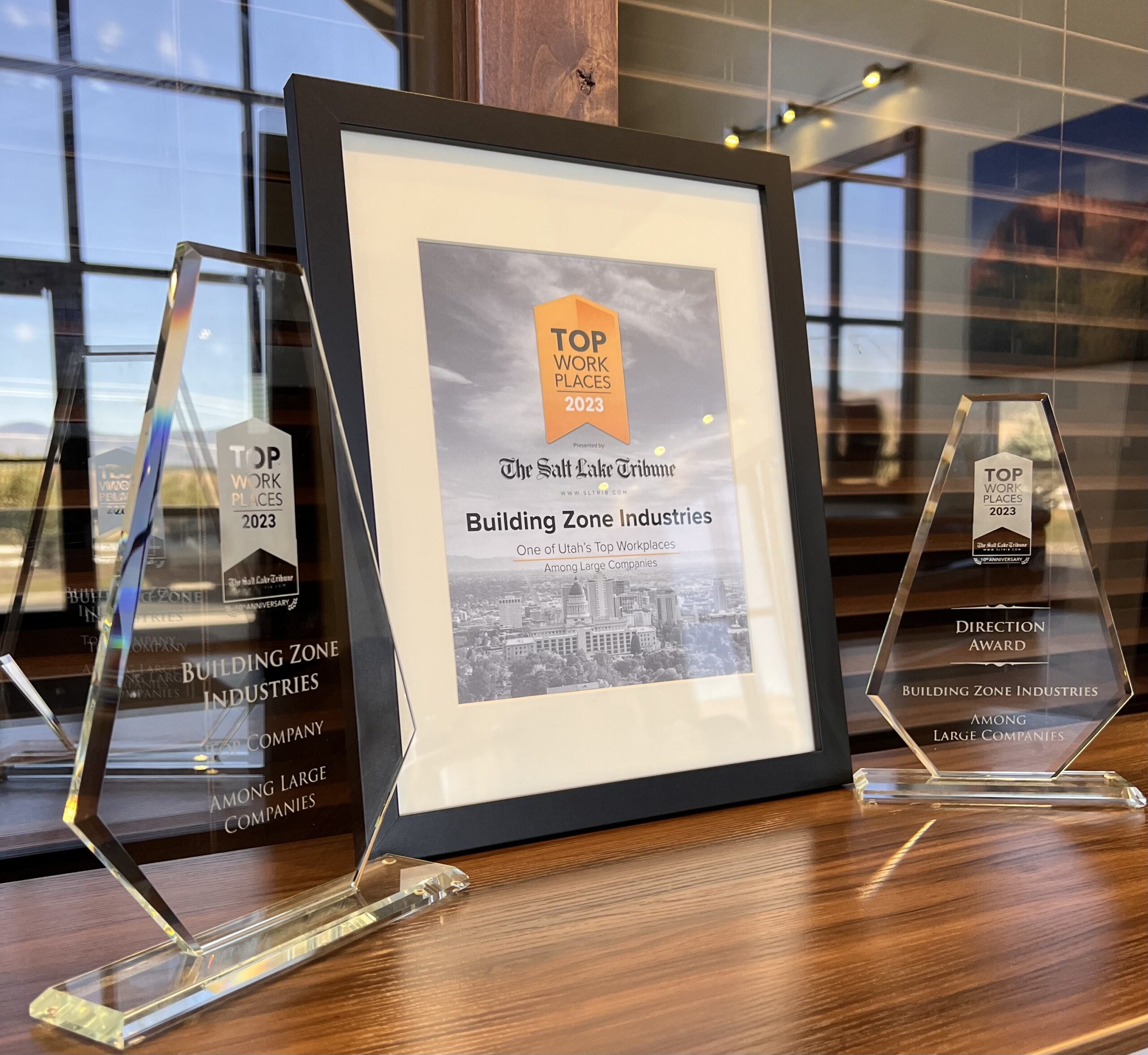 BZI nombrada nº 1 en los premios Top Workplaces 2023 de The Salt Lake Tribune para grandes empresas y reconocida por su crecimiento positivo, inspiración y visión con el "Premio a la Dirección"