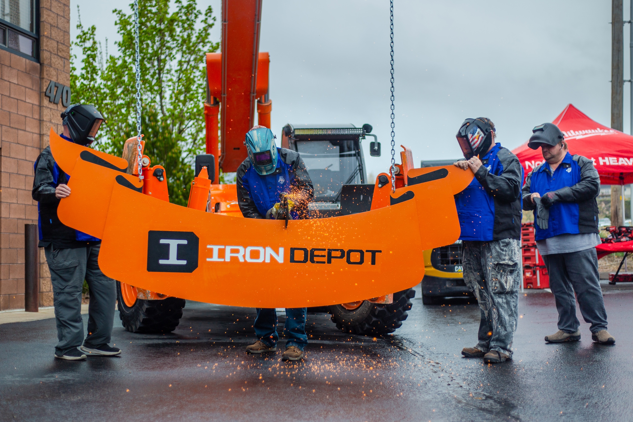 BZI® anuncia la gran inauguración de su tienda de materiales de soldadura y suministros industriales Iron Depot™ en Cedar City, Utah, con un evento de "corte de cinta metálica" el 26 de abril de 2024.